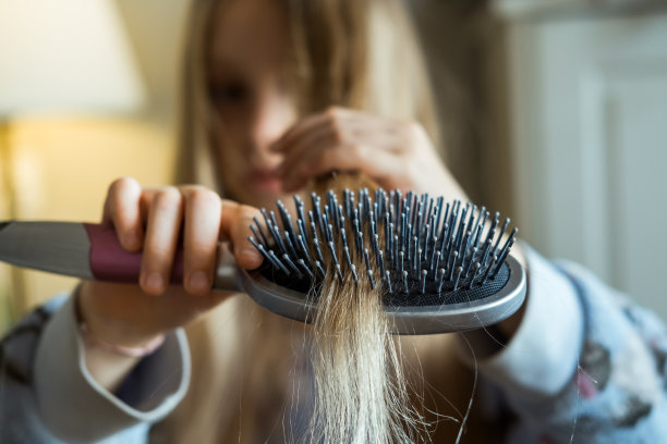 梳理头发图片下载