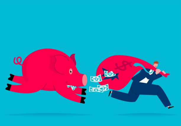 猪吃掉商人破钱包里掉出来的钞票、损失钱财、经济危机或衰退、投资风险或欺诈图片下载