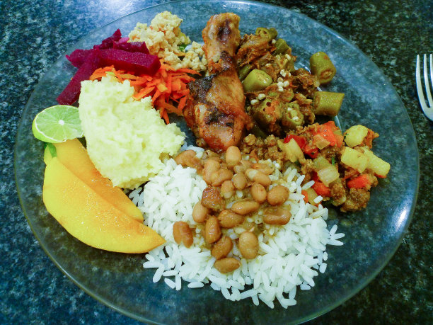 巴西菜一盘巴西菜，如用豆子炖的巴西菜图片下载