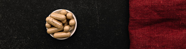 狮鬃补胶囊旗。免疫预防保健概念图片下载