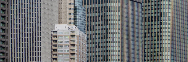 现代未来主义办公大楼立面近视图横幅图片下载