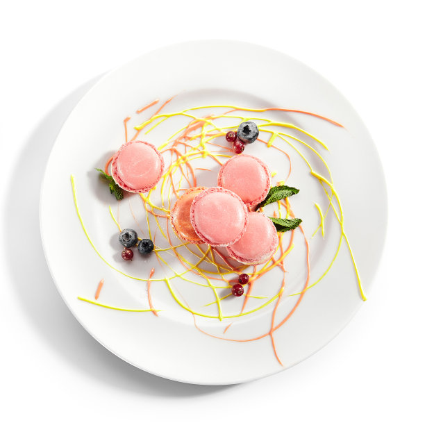 白色盘子里的马卡龙图片下载