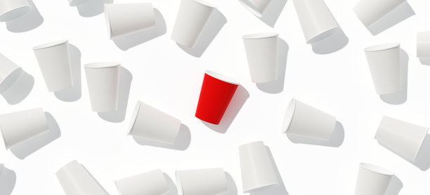 红色和白色的咖啡纸杯白色的背景，3d渲染股票照片图片下载