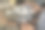机修工修理摩托车的汽缸盖。图片下载