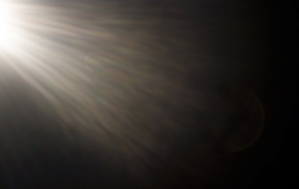 阳光从左边的黑色背景图片下载