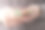手持欧元钞票的女子图片下载