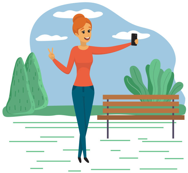 女孩走在户外，以公园为背景自拍。一个女人被手机摄像头拍了下来图片下载