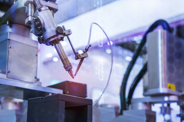 用于印刷电路板(PCB)组装机焊接或焊接零件的自动机器人图片下载