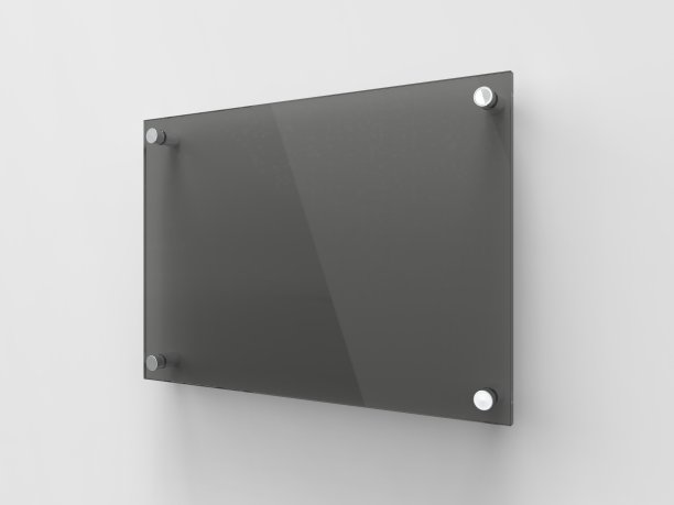 空白A4黑色透明玻璃办公室企业标牌模板，品牌、标志清晰印版。透明亚克力广告招牌侧面模型视图。三维渲染图片下载