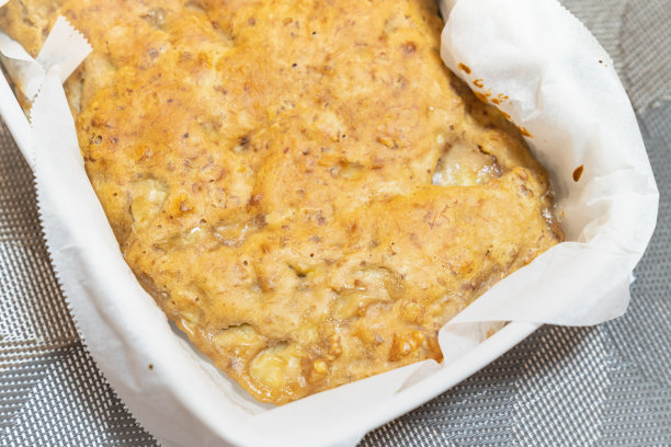 一张手工制作的美味香蕉蛋糕的照片。图片下载