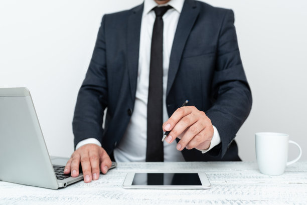 远程办公室工作在线智能手机语音视频通话讨论重要想法工作面试想法全球连接通信提供建议讲座图片下载