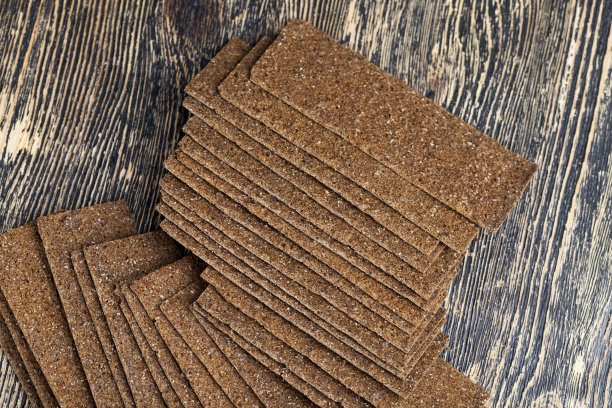 香菜黑麦薄面包图片下载