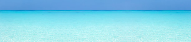 海滩和海景全景。长长的横幅图片下载