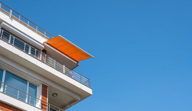 天幕在阳台图片下载