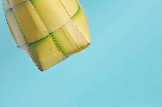 克图帕特被隔离在蓝色背景上图片下载