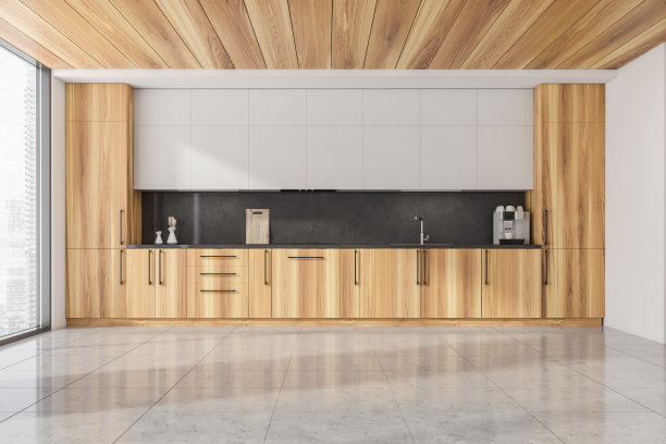 半木质全景厨房，白色上层元素，黑色防溅板图片下载