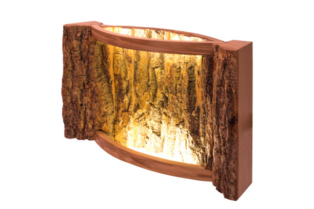 手工制作的木制夜灯。用树皮做的灯图片下载