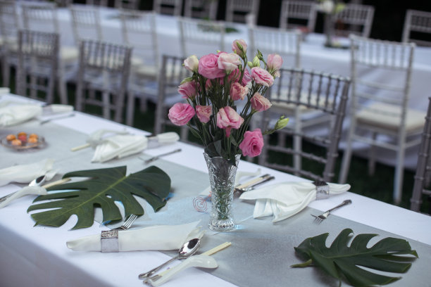 为宴会或婚宴准备的桌子图片下载