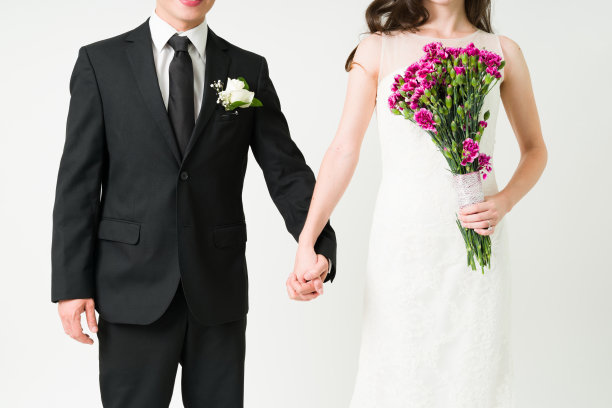 白种人情侣在爱情中结婚图片下载