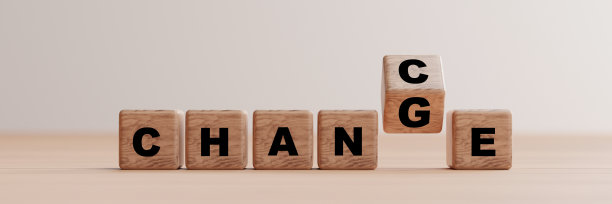 木制立方体块翻转的变化，机会措辞通过3d渲染。图片下载