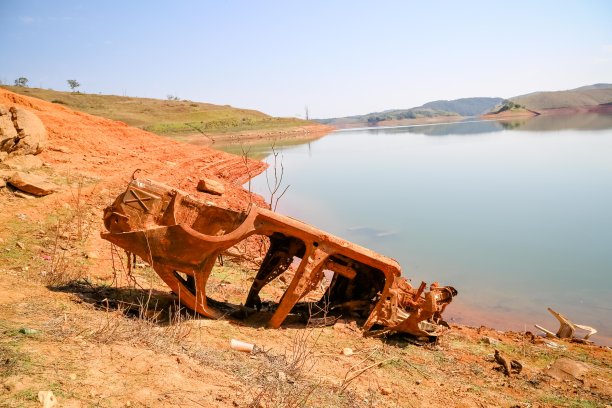 查看大坝低水位水危机。图片下载
