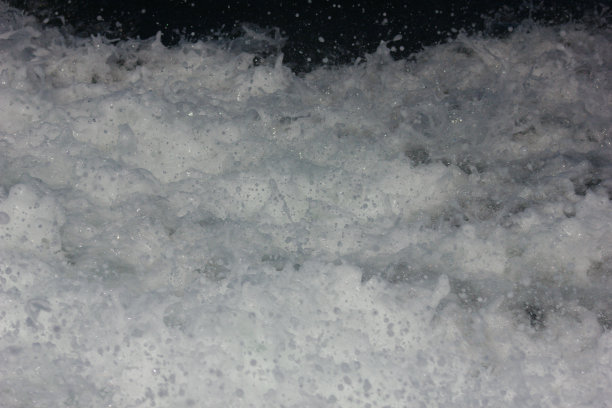 白色的水图片下载