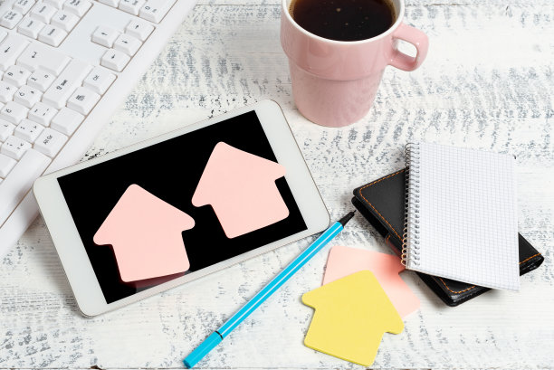 无线通信语音视频通话写重要的笔记全球连接在线连接互联网搜索电子邮件阅读写作办公室效率图片下载