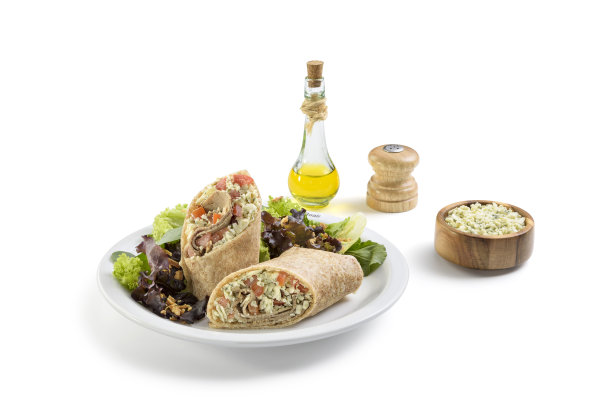 美味的烤牛肉，意大利乳清干酪和番茄卷，沙拉和调味品，单独图片下载