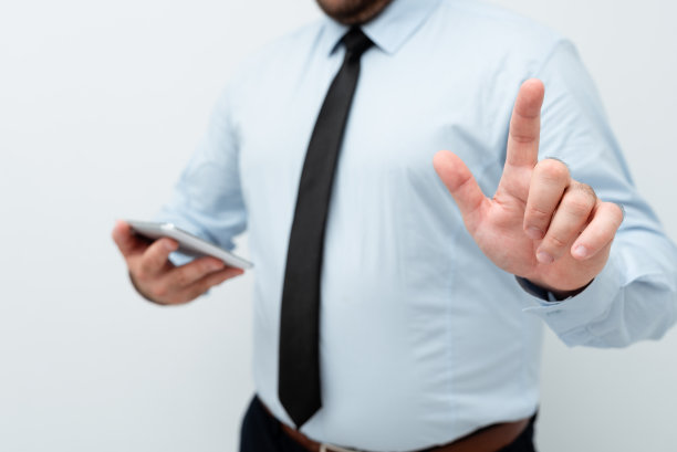 介绍新技术思想，讨论技术改进，介绍电子产品，连接人，视频通话，语音信息，全球连接图片下载