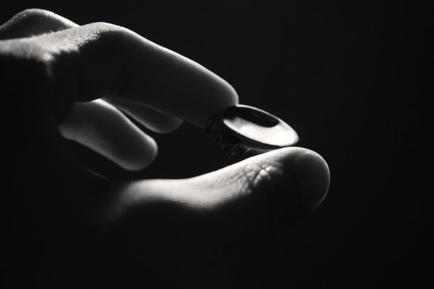 啤酒瓶盖图片下载