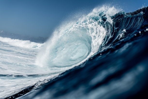 空的大海浪图片下载