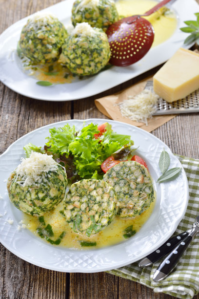 菠菜沙拉饺图片下载