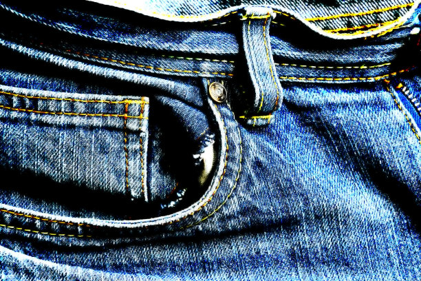 旧的用过的牛仔裤，前面有包图片下载