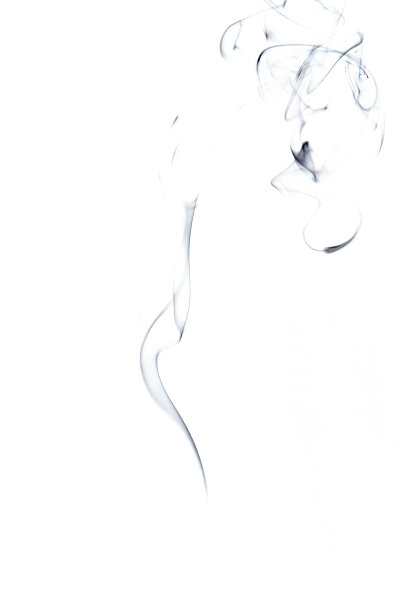 孤立的蒸汽。模糊的蒸汽雾云，抽象的雾或黑烟孤立在白色背景。带有复制空间的蒸汽摘要。图片下载