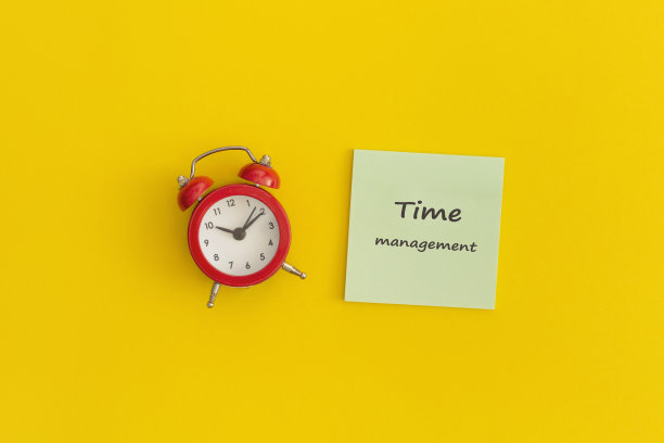 具有时间管理理念的闹钟图片下载