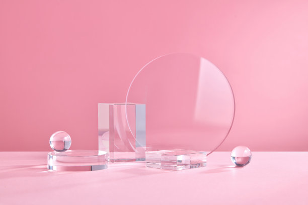 产品展示讲台水晶在粉红色的背景图片下载
