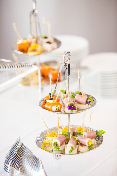 婚礼上的鸡尾酒桌图片下载