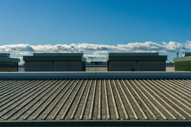 屋顶和起重机图片下载