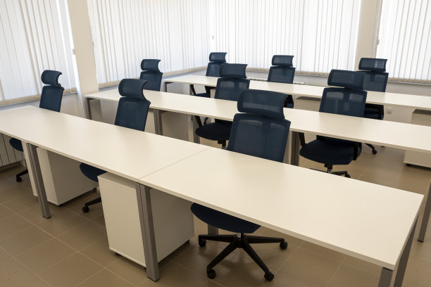 椅子和桌子图片下载