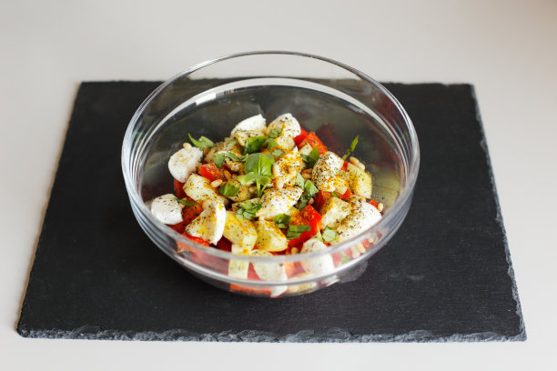 碗里的沙拉图片下载