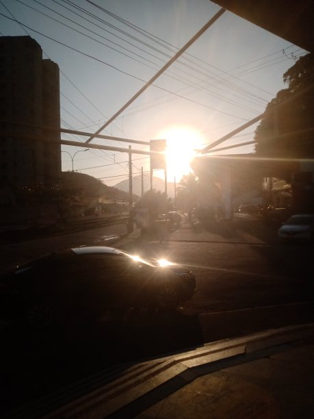 巨大的太阳图片下载