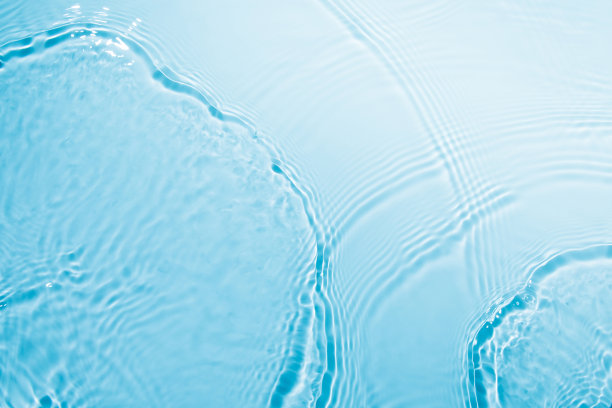 透明的蓝色水面纹理清晰平静图片下载