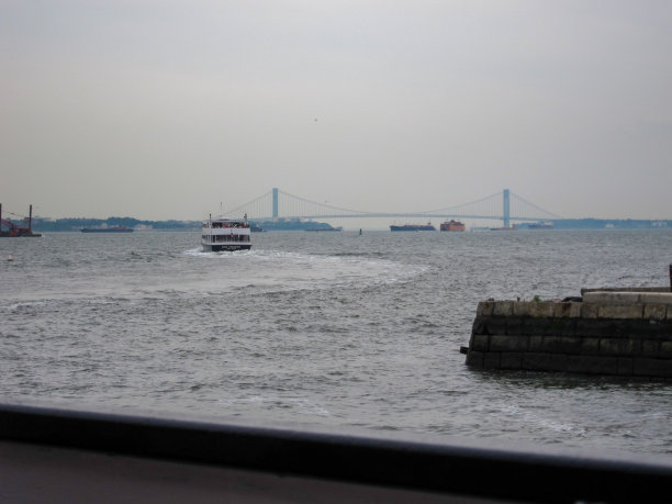 从海上看纽约的景色图片下载