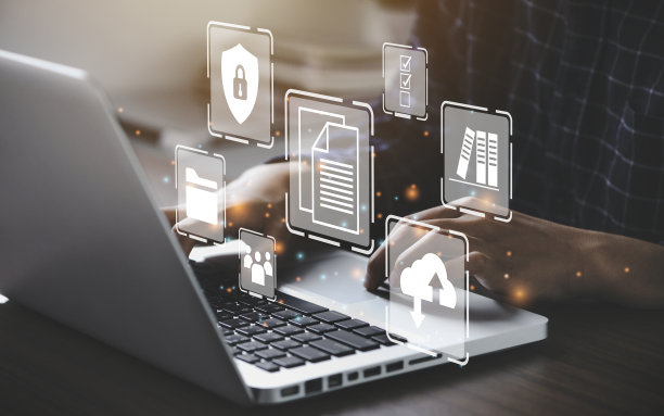 商人使用计算机来进行文档管理的概念，在线文档数据库和数字文件存储系统/软件，记录保存，数据库技术，文件访问，文档共享。图片下载