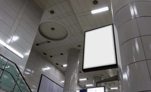 地铁风景和广告模型图片下载