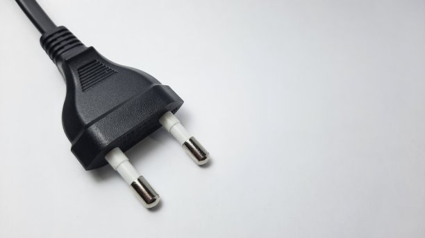 关闭电插头隔离在白色背景图片下载