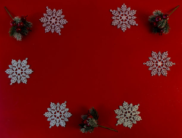 圣诞节和新年在红色背景上有复制空间图片下载