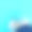 蓝色背包与文具在蓝色的桌子背景。图片下载