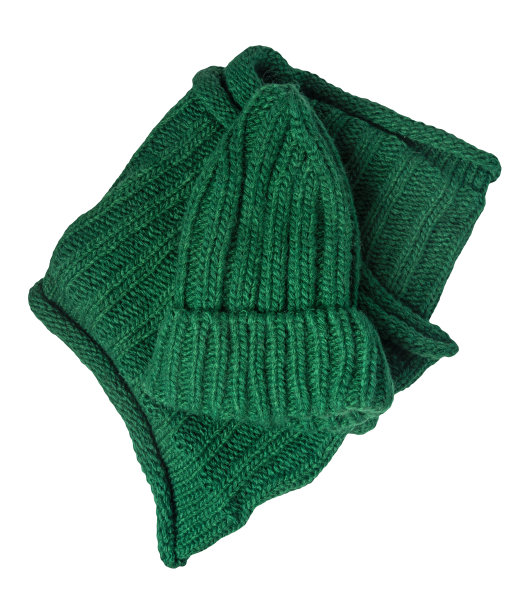 编织的帽子和围巾孤立在白色的背景上。冬季配件图片下载