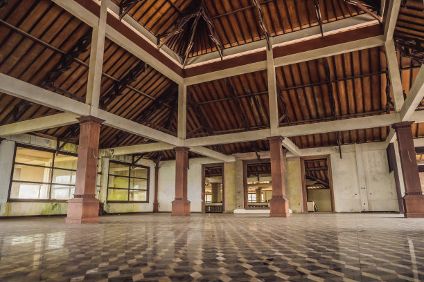 贝都古里一个被遗弃的神秘酒店。印度尼西亚,巴厘岛图片下载